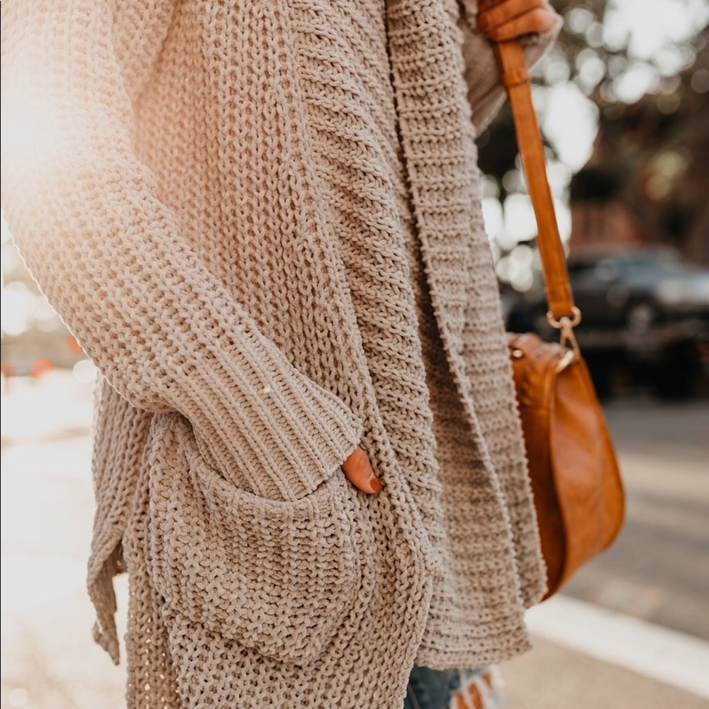 ONE LEFT - Comfy Cozy Pocketed Cardigan - Picture 5 of 8